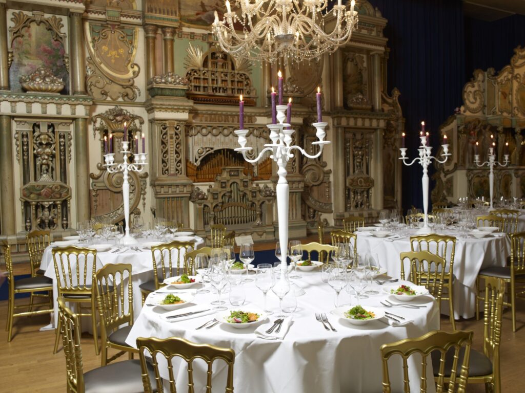 Diner in de Danszaal
