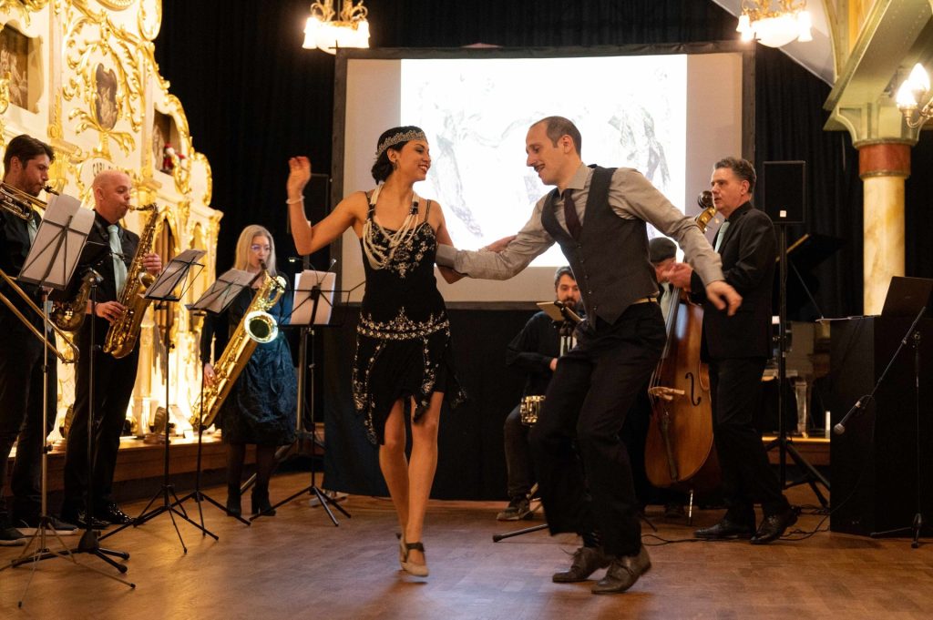 Roaring Twenties dansers op de dansvloer