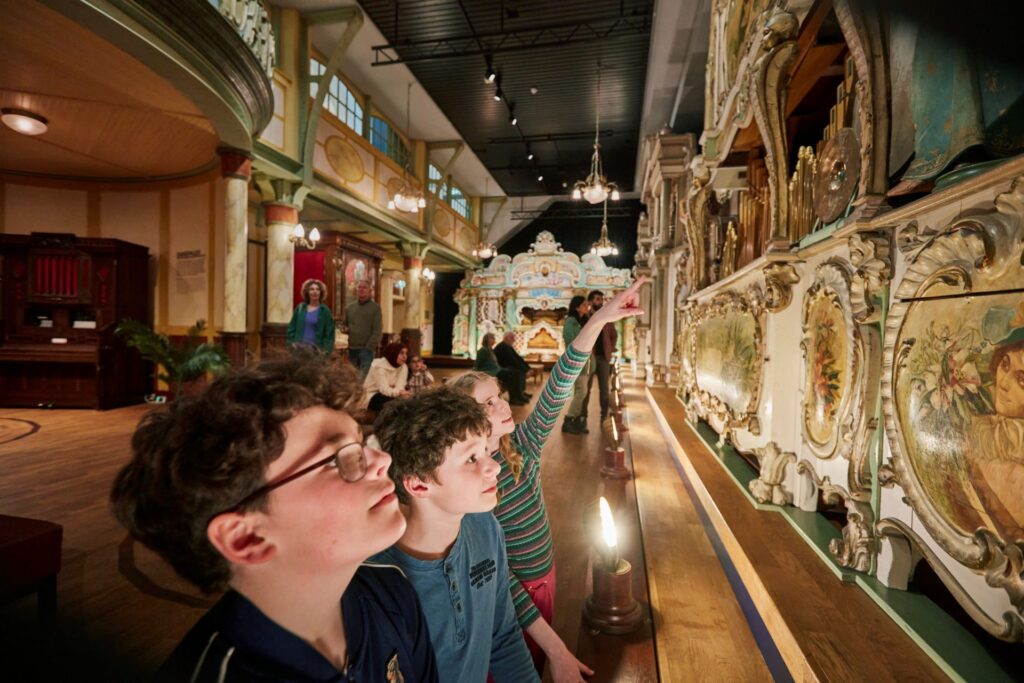 Kinderen in de Danszaal