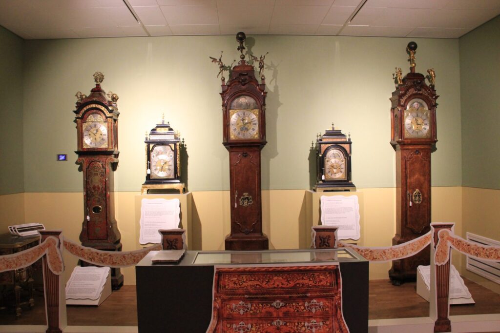 Overzicht van bellenklokken uit de tentoonstelling