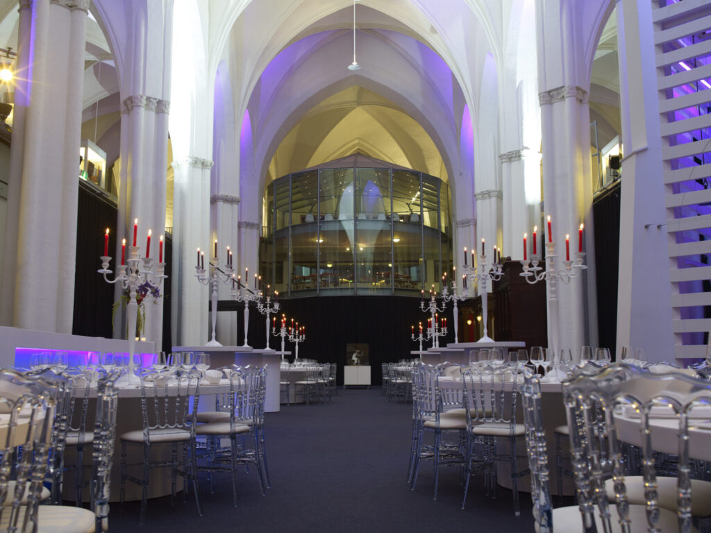 Dinertafels in het Middenschip