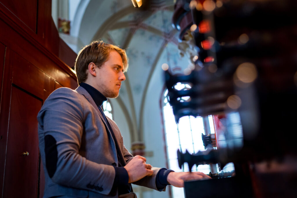 Organist Leendert Verduijn