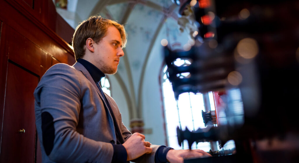 Organist Leendert Verduijn